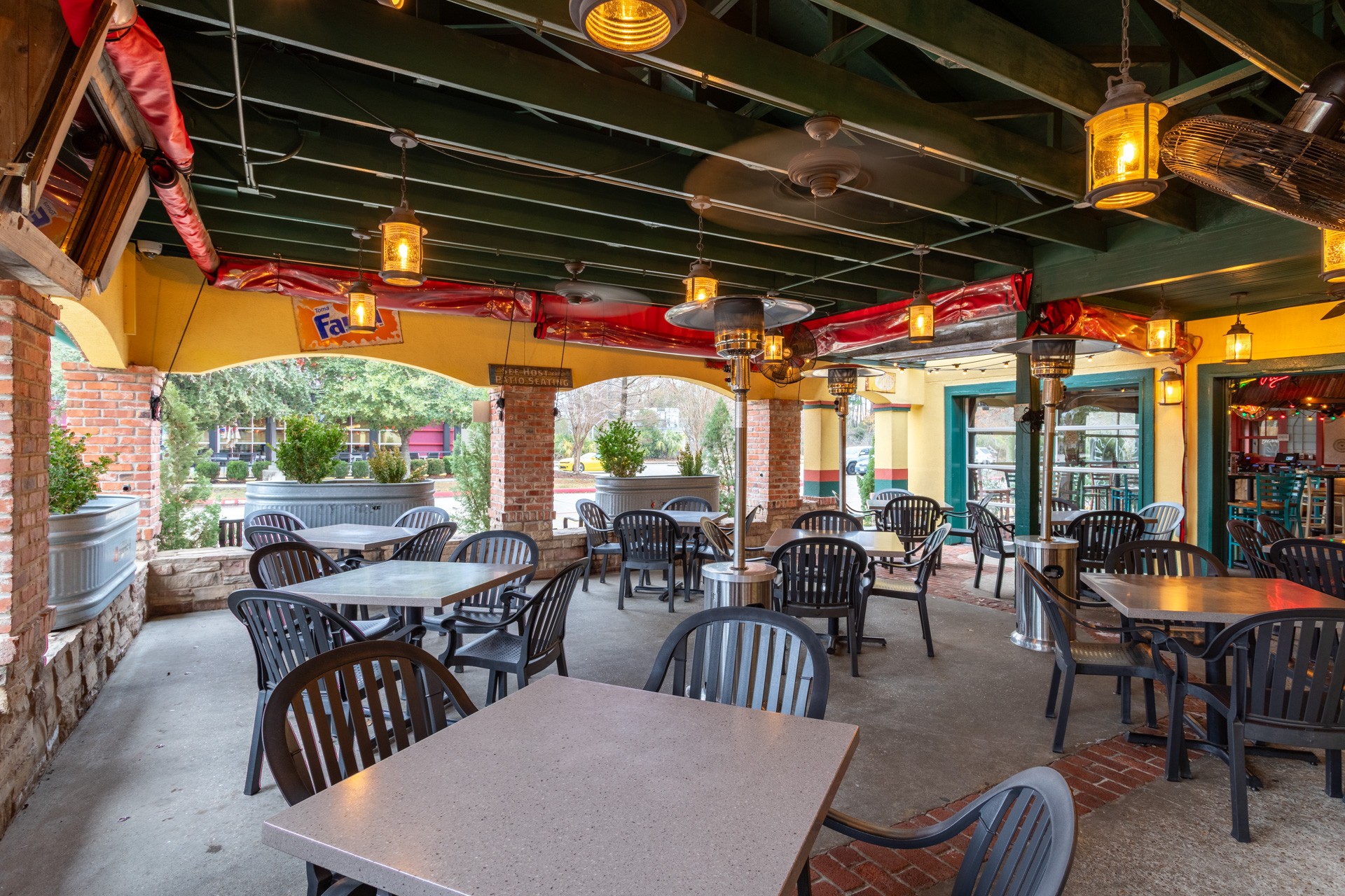 outdoor patio dining at Lupe Tortilla Mexican Restaurant, Shenandoah, TX 360 Virtual Tour for Restaurant