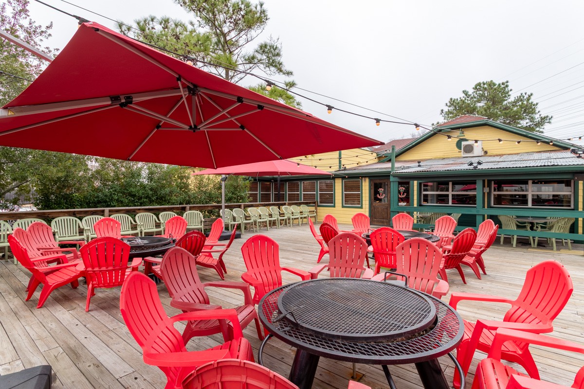 outdoor patio seating at Lupe Tortilla Mexican Restaurant, Webster, TX 360 Virtual Tour for Restaurant
