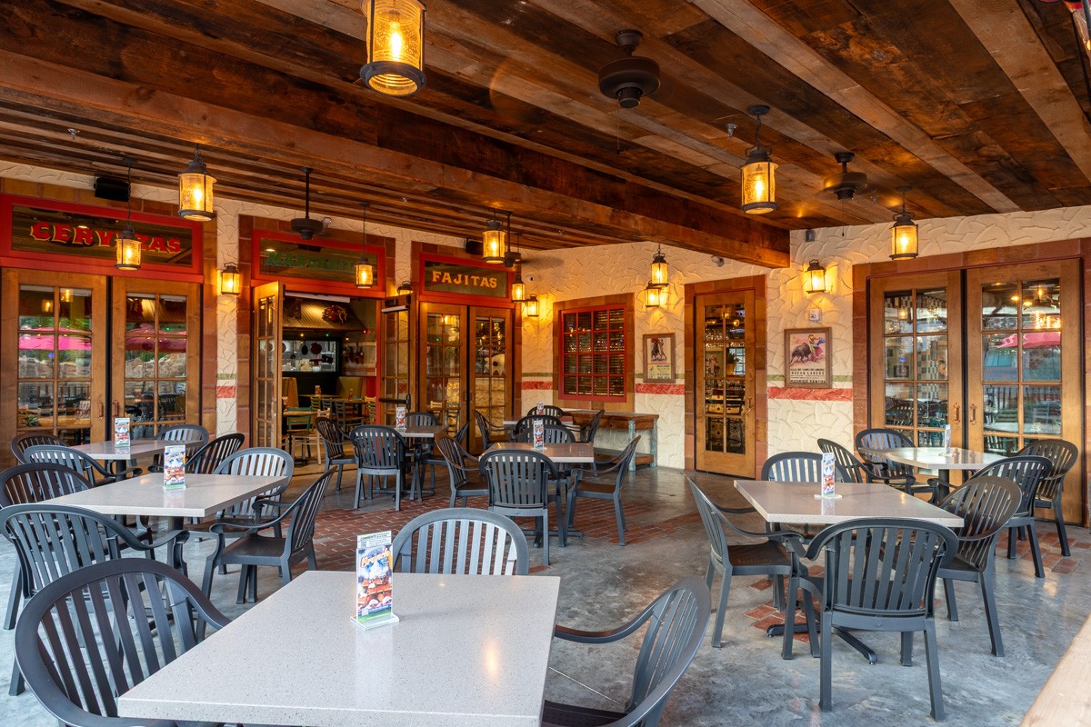 outdoor seating at Lupe Tortilla Mexican Restaurant, Kingwood, TX 360 Virtual Tour for Restaurant