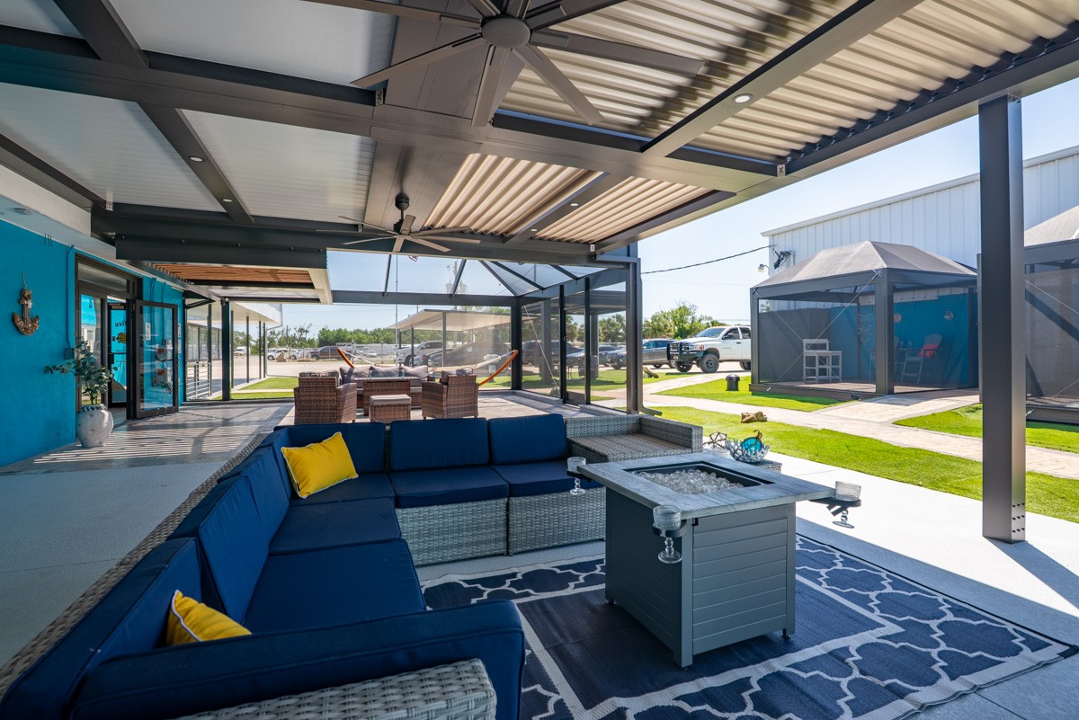 patio couch at Absolute Aluminum, Venice, FL 360 Virtual Tour for Patio enclosure supplier