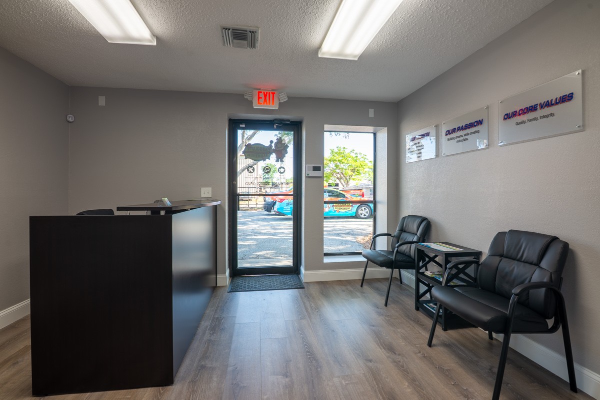 reception at Absolute Aluminum, Bradenton, FL 360 Virtual Tour for Patio enclosure supplier