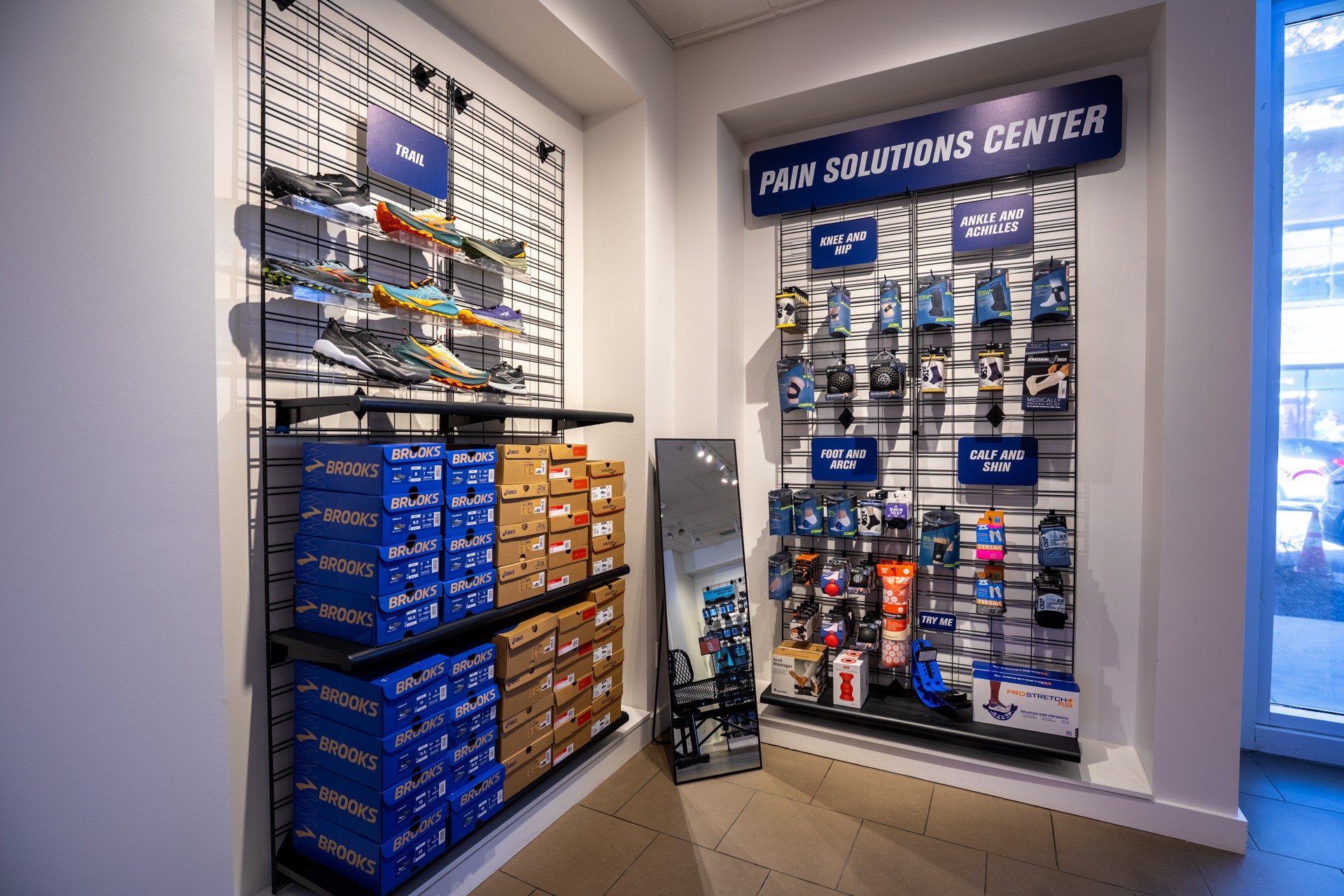 running support at Road Runner Sports, Lakewood, CO 360 Virtual Tour for Running Shoe Store