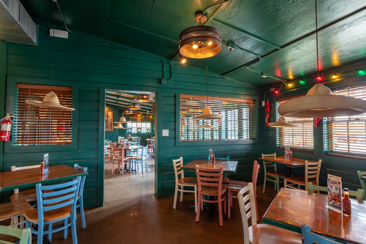 table seating at Lupe Tortilla Mexican Restaurant, Webster, TX 360 Virtual Tour for Restaurant