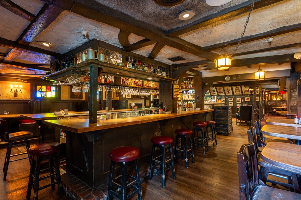 bar at Tam O'Shanter, Los Angeles, CA 360 Virtual Tour for Steak House Restaurant