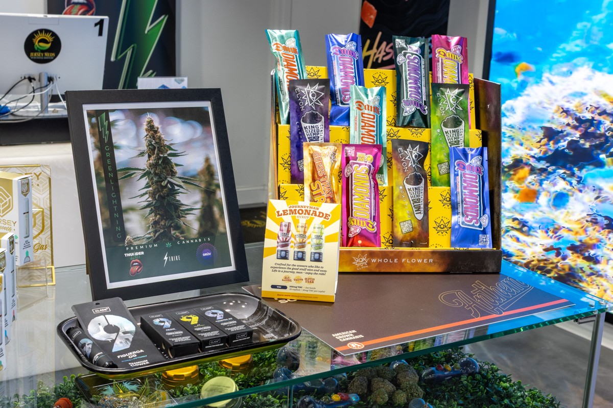 hemp blunts at Jersey Meds Cannabis Recreational Dispensary, Pennington, NJ 360 Virtual Tour for Cannabis store