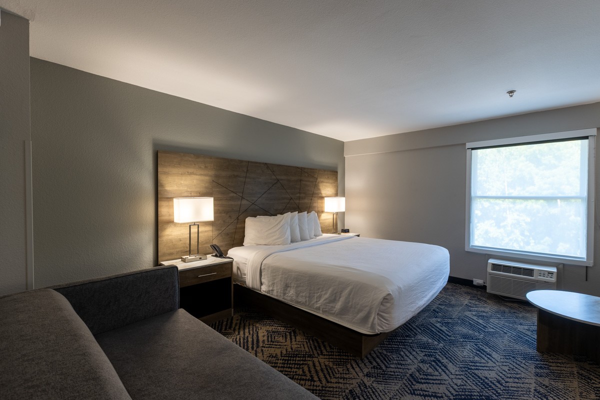queen bed at Rodeway Inn & Suites near Outlet Mall - Asheville, NC 360 Virtual Tour for Hotel