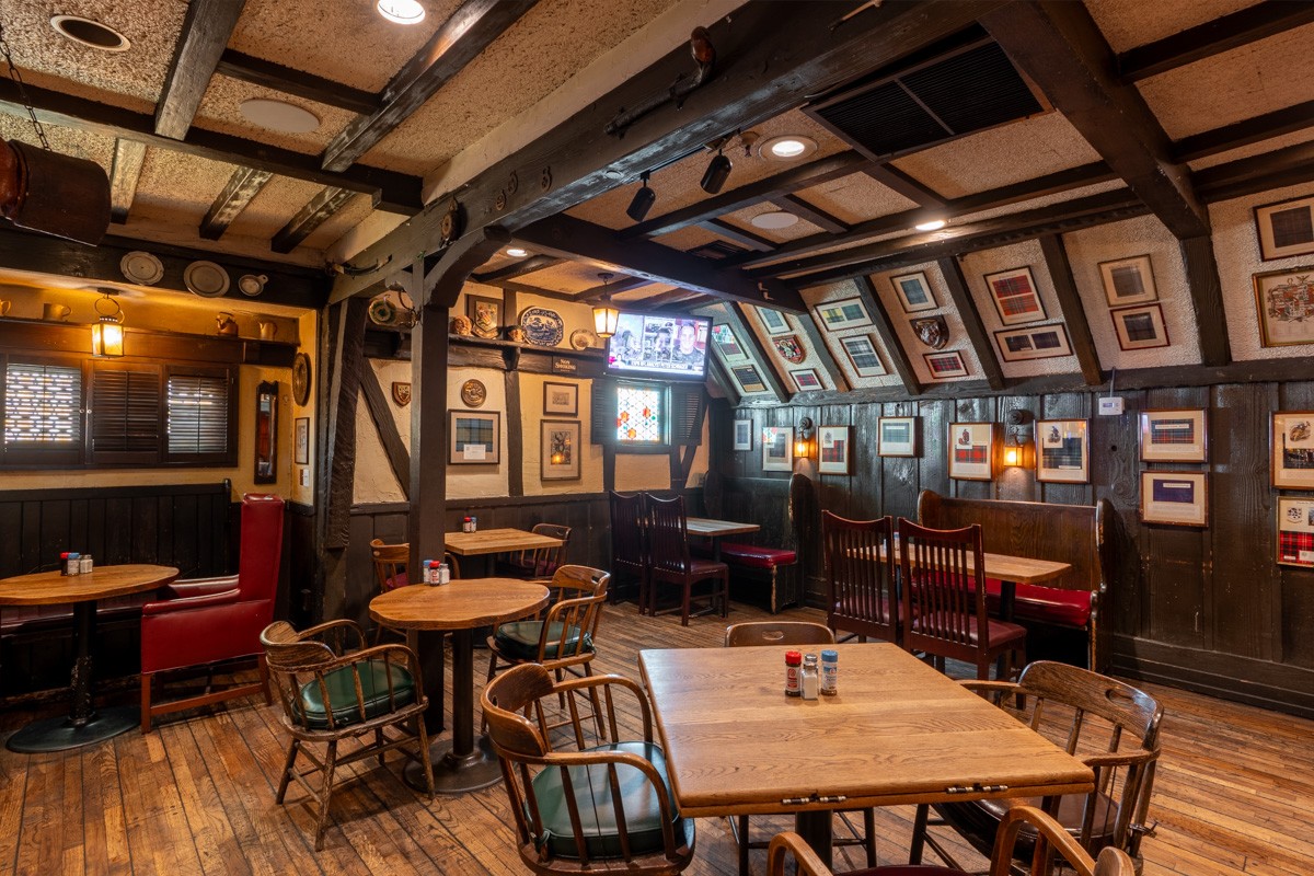 tavern dining at Tam O'Shanter, Los Angeles, CA 360 Virtual Tour for Steak House Restaurant