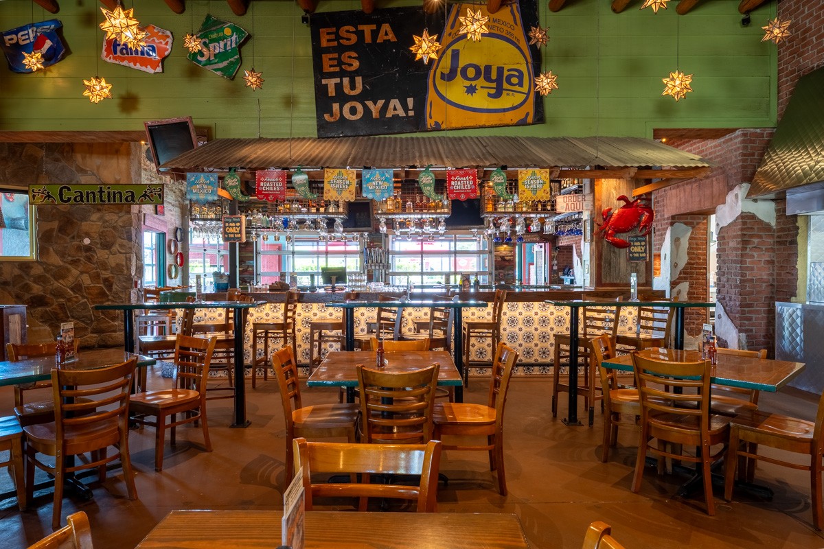 bar at Lupe Tortilla Mexican Restaurant, Pearland, TX 360 Virtual Tour for Tex-Mex restaurant