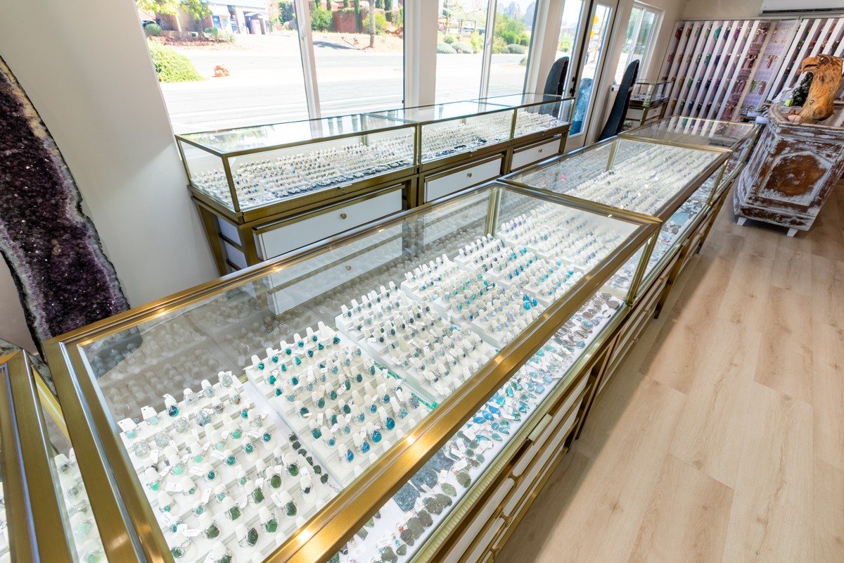glass display case at Enchanting Earth, Sedona, AZ 360 Virtual Tour for Jewelry store