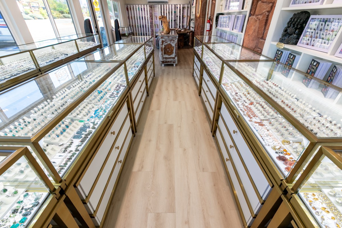 inside Enchanting Earth, Sedona, AZ 360 Virtual Tour for Jewelry store