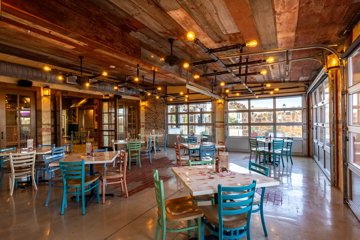 seating at Lupe Tortilla Mexican Restaurant, Kyle, TX 360 Virtual Tour for Tex-Mex restaurant