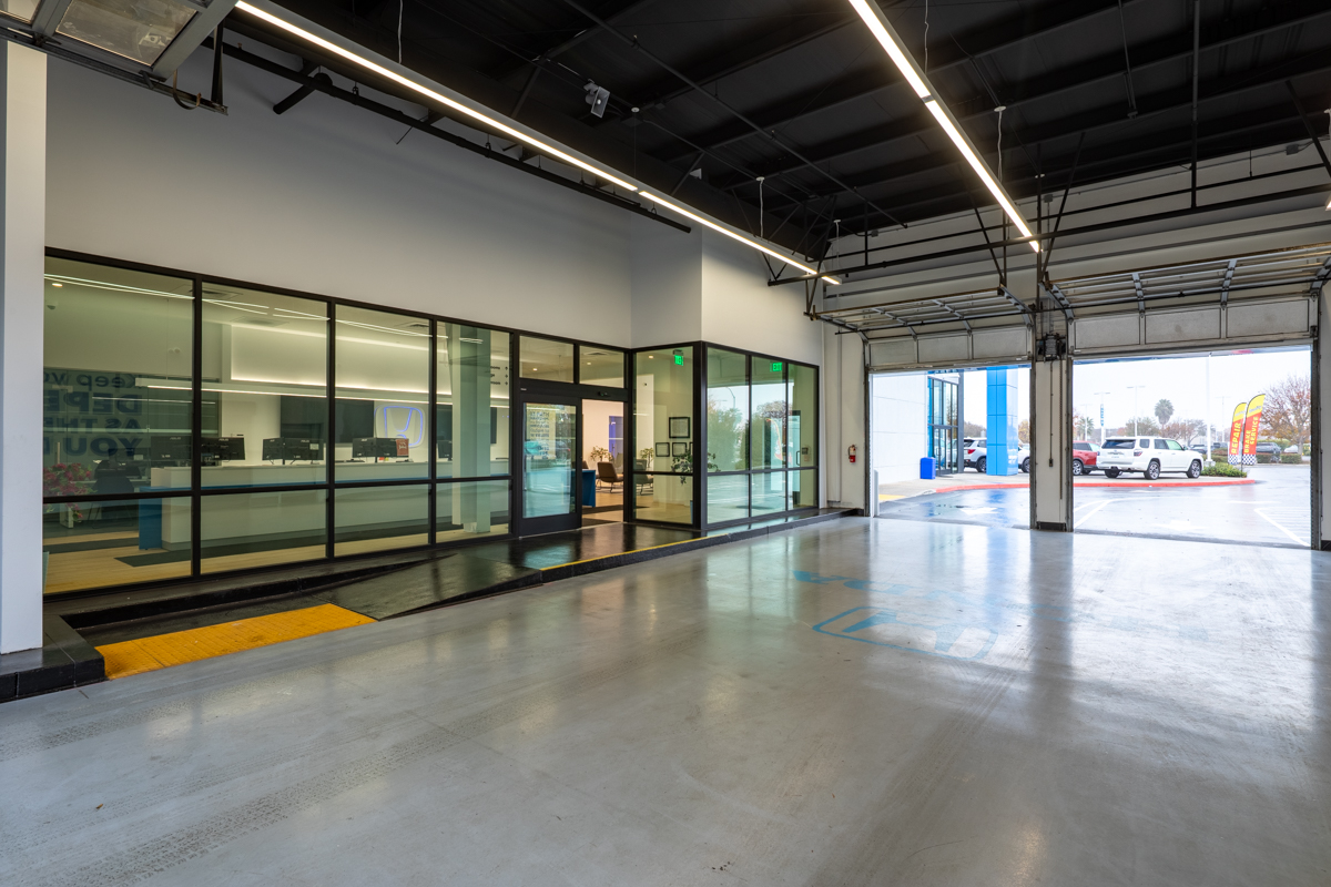 service bay entrance at Tracy Honda, Tracy, CA 360 Virtual Tour for Car Dealership