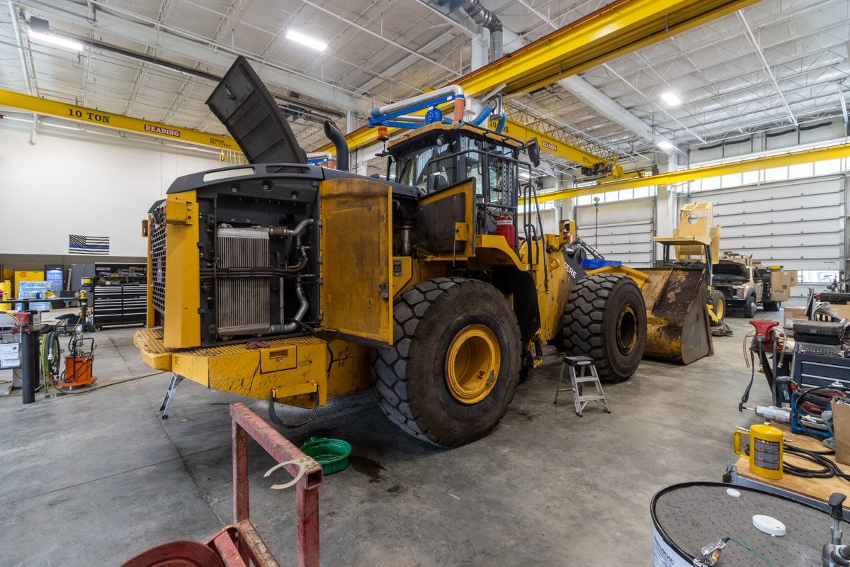 wheel loader rear in James River Equipment, Waldorf, MD 360 Virtual Tour for Construction equipment supplier