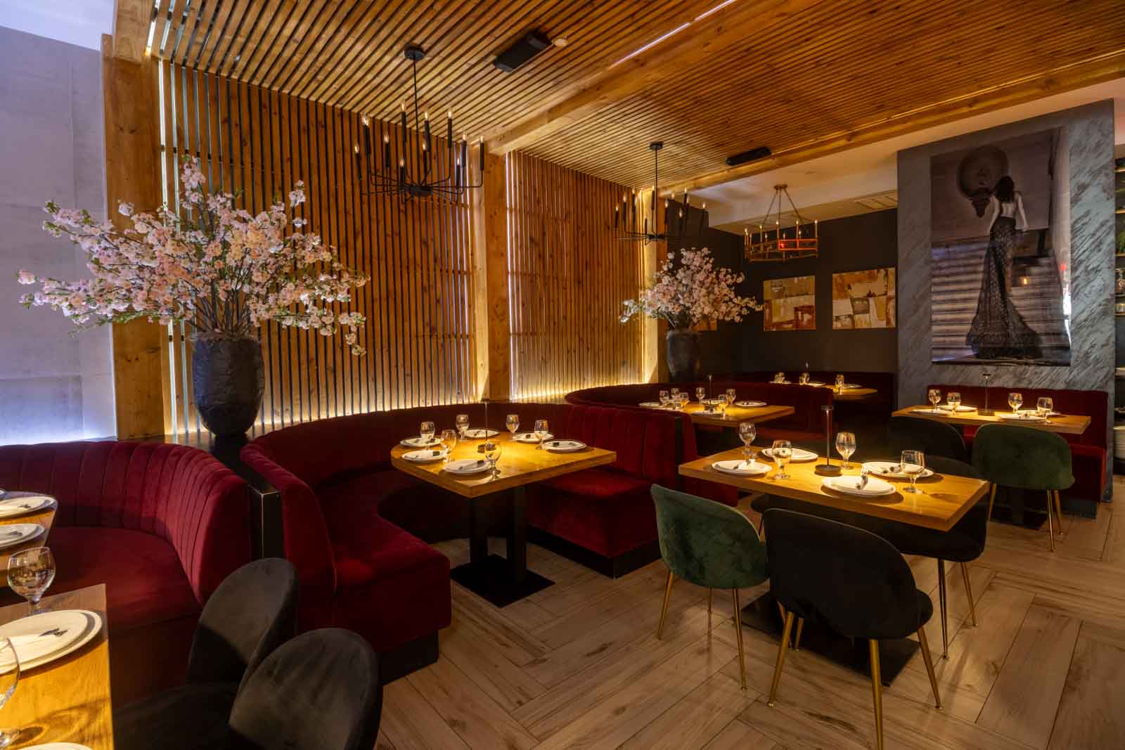 dining room at Nargis Cafe, Brooklyn, NY 360 Virtual Tour for Uzbeki Restaurant