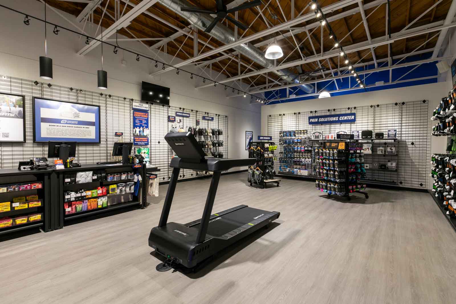 treadmill at Road Runner Sports, Phoenix, AZ 360 Virtual Tour for Running Shoe Store