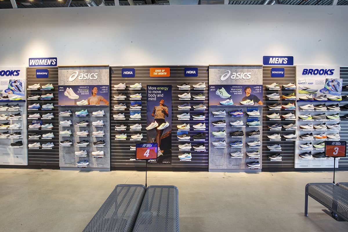 Road Runner Sports, Naperville, IL 360 Virtual Tour for Running Store Selection